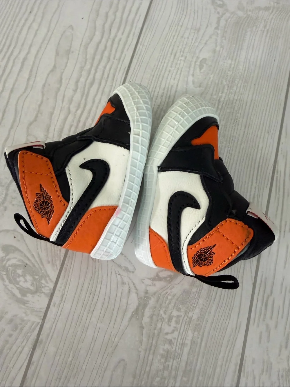 Nike Air Jordan Retro 1 Crib Bootie Baby Shoes